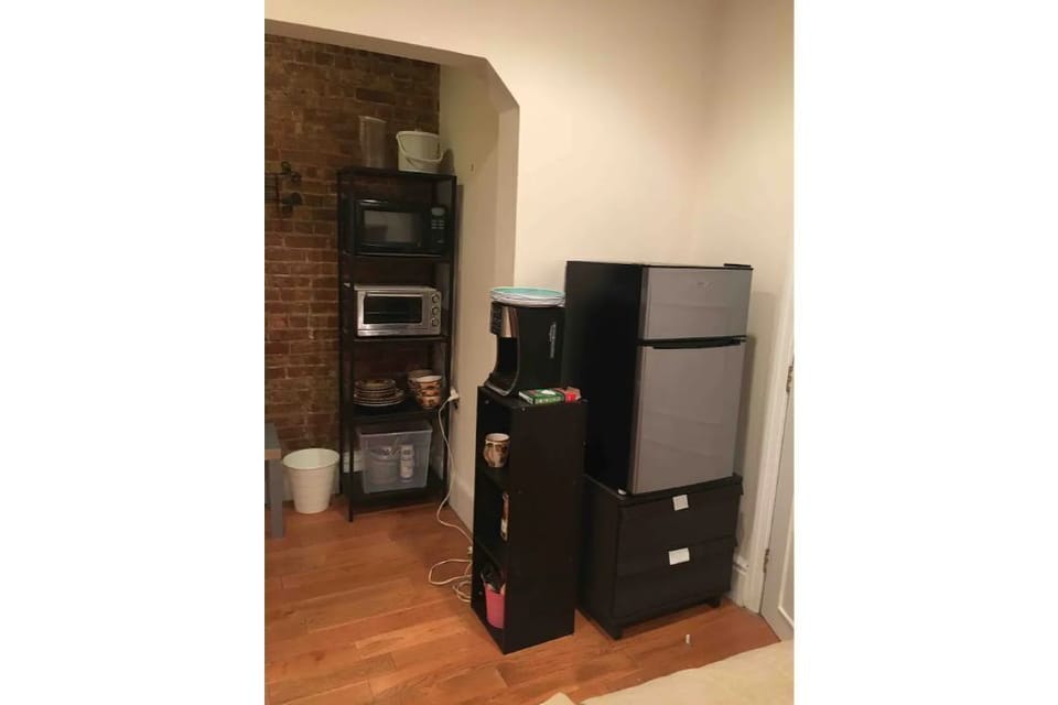 Mini Kitchen with Microwave Oven , Toaster Oven , Coffee Maker, Fridge + Plates 