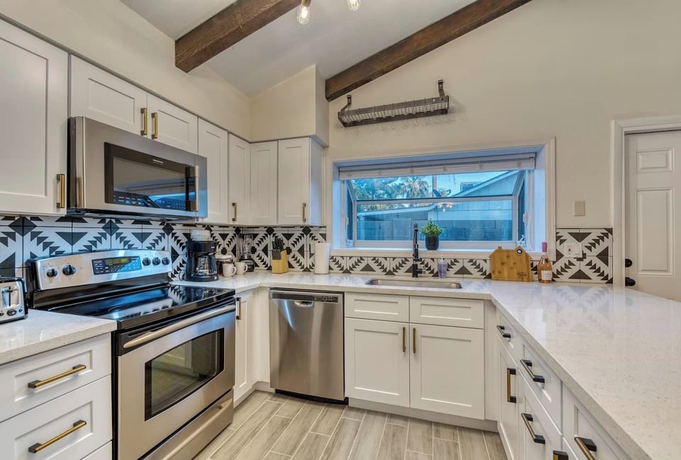 Fully updated kitchen
