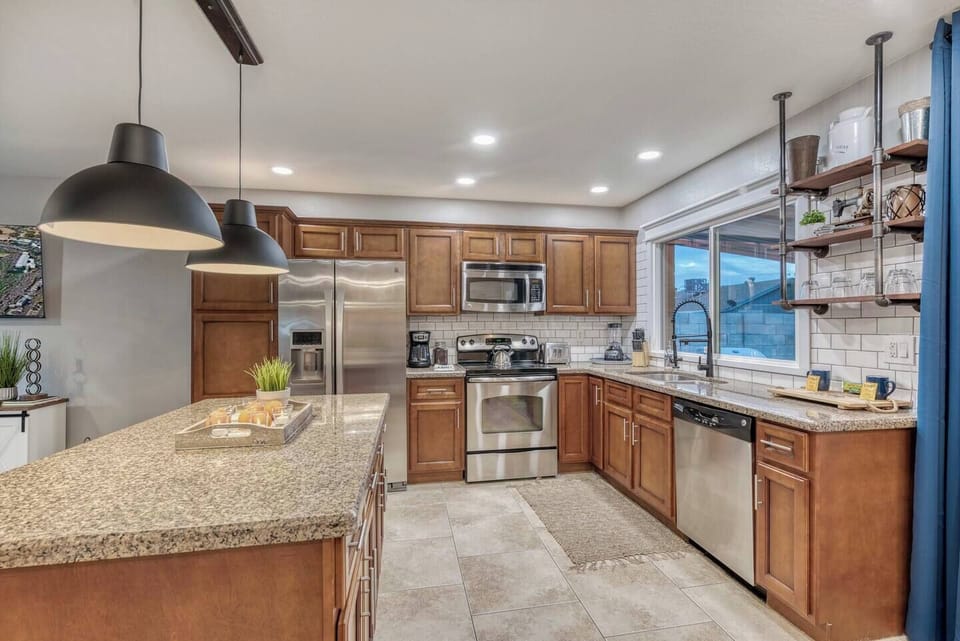 Large Remodeled Kitchen with stainless Steel appliances & Granite countertops