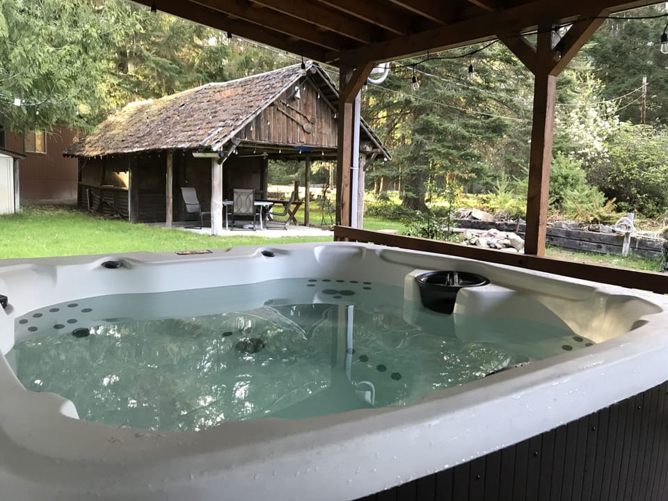6-person hottub