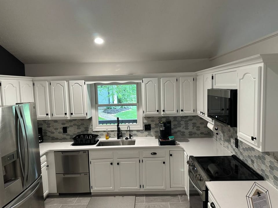 Fully stocked kitchen with appliances