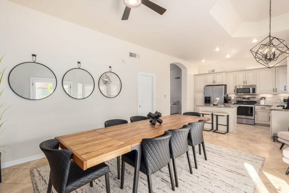 Dining fro up to 8
