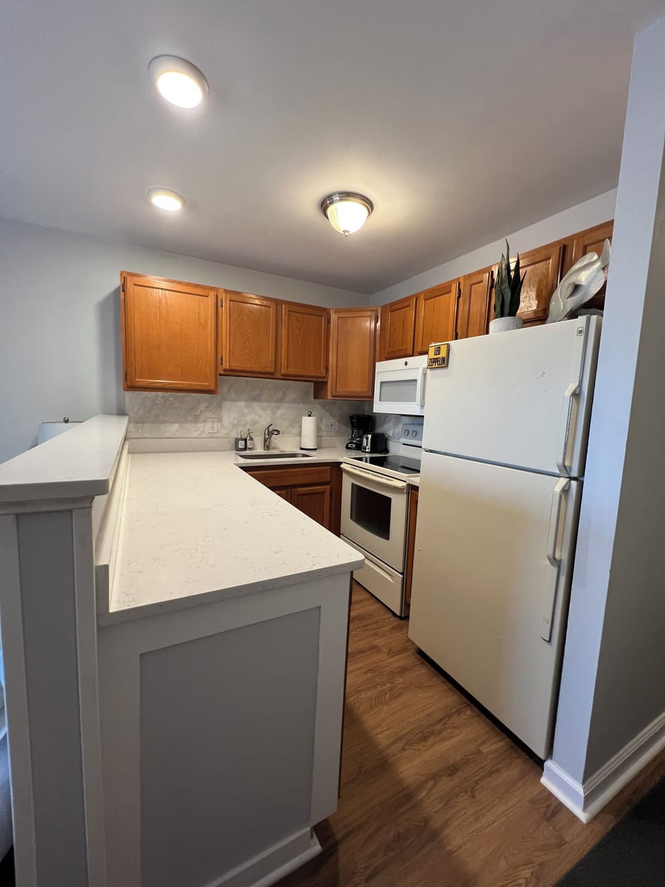 Full kitchen