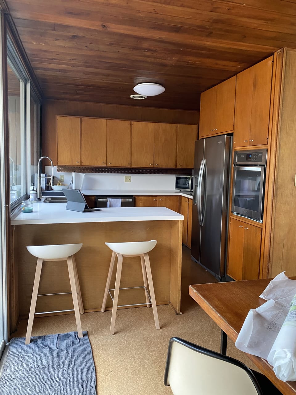 A clean/updated kitchen with new appliances…