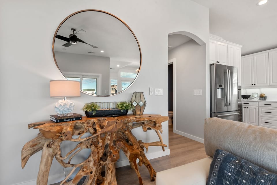 KH3521: Bourbon Beach House | Top Level Living Area