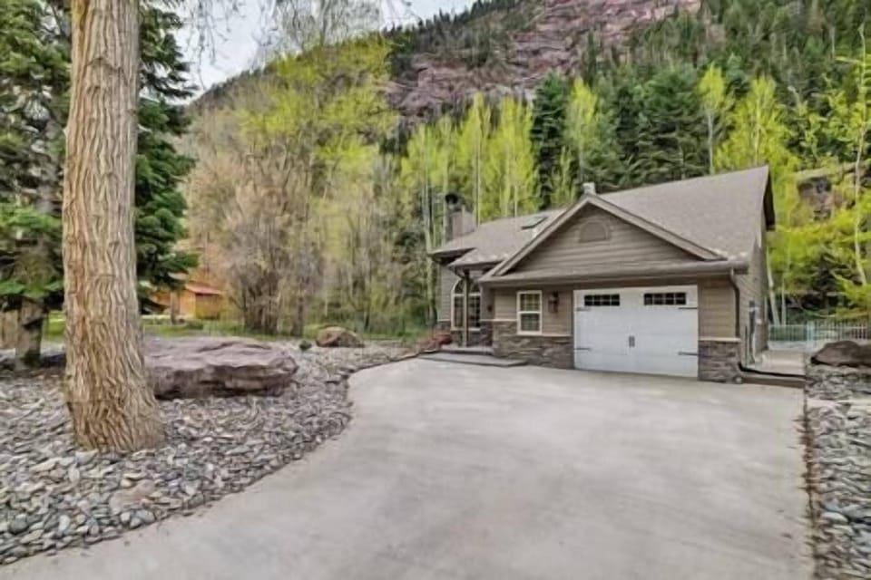 Perfect home for mountain exploring