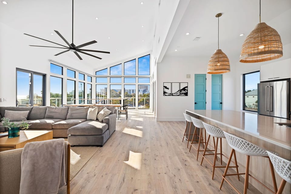 Great room with panoramic views of the ocean