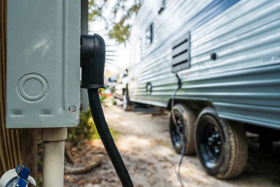 30 AMP RV hookup available