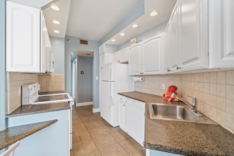 Lots of countertops and storage