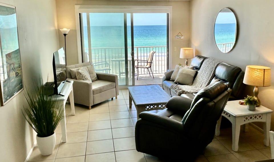 Gorgeous ocean views from your living room
