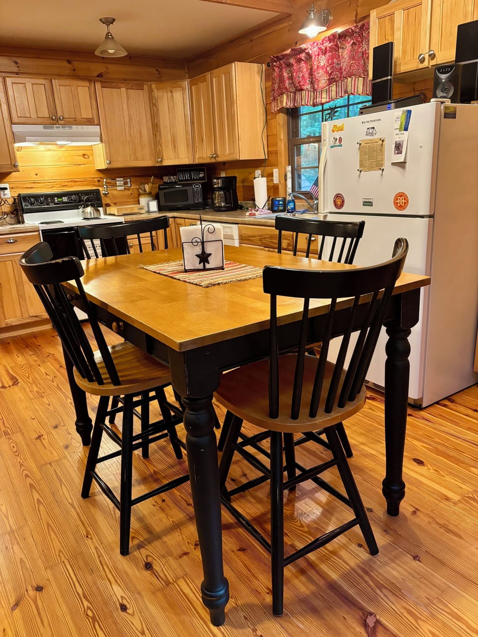 High top kitchen table & 4 chairs