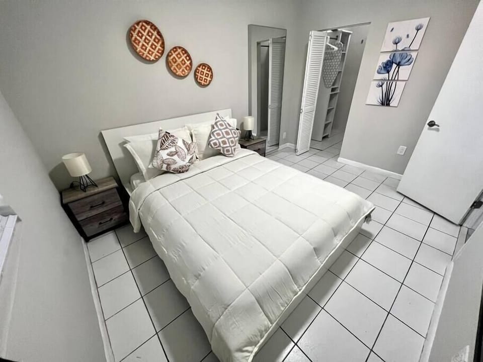 2224 #3 · Lovely apartment Near Calle 8 and Brickell (310)