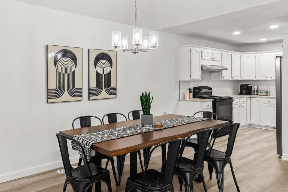 Open‑concept layout connects living room, dining area & kitchen – perfect for family gatherings.