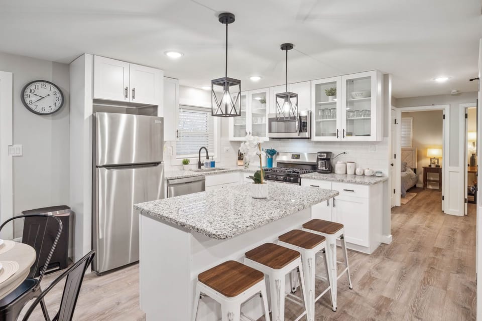 Kitchen with breakfast bar.