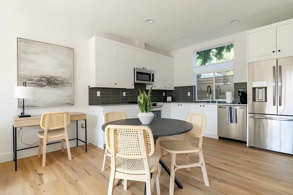 Dining room image 1