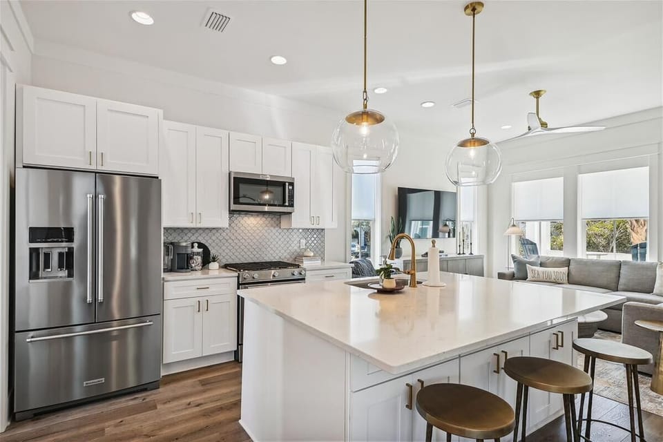 Gourmet Chef's Kitchen!