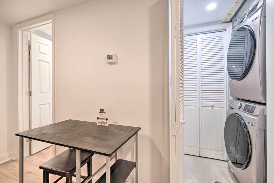 Dining Area | Washer/Dryer