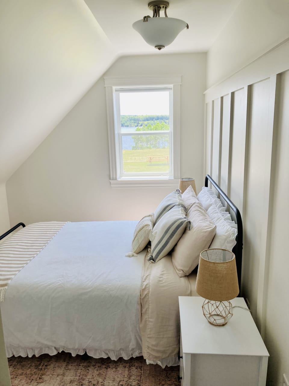 Second relaxing bedroom with lovely water views
