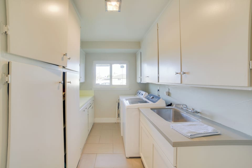 Laundry Room | Washer & Dryer