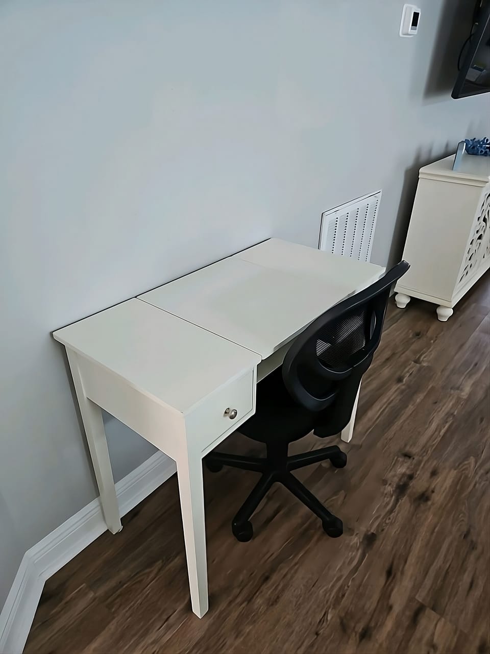 Office Space: desk and chair available when you need to work during vacation
