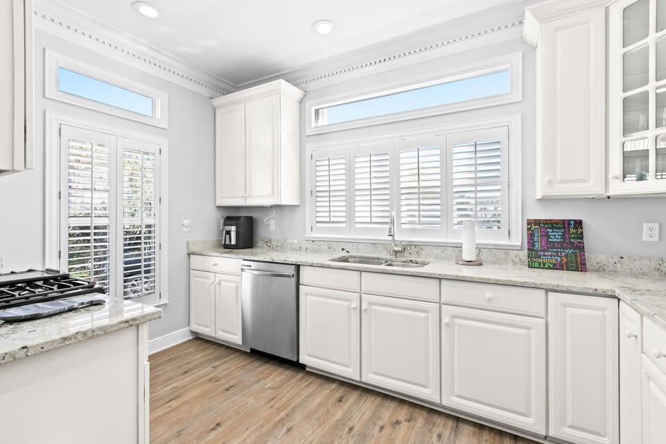 Kitchen , Sink, Dishwasher, air fryer, Keurig Coffee Maker 