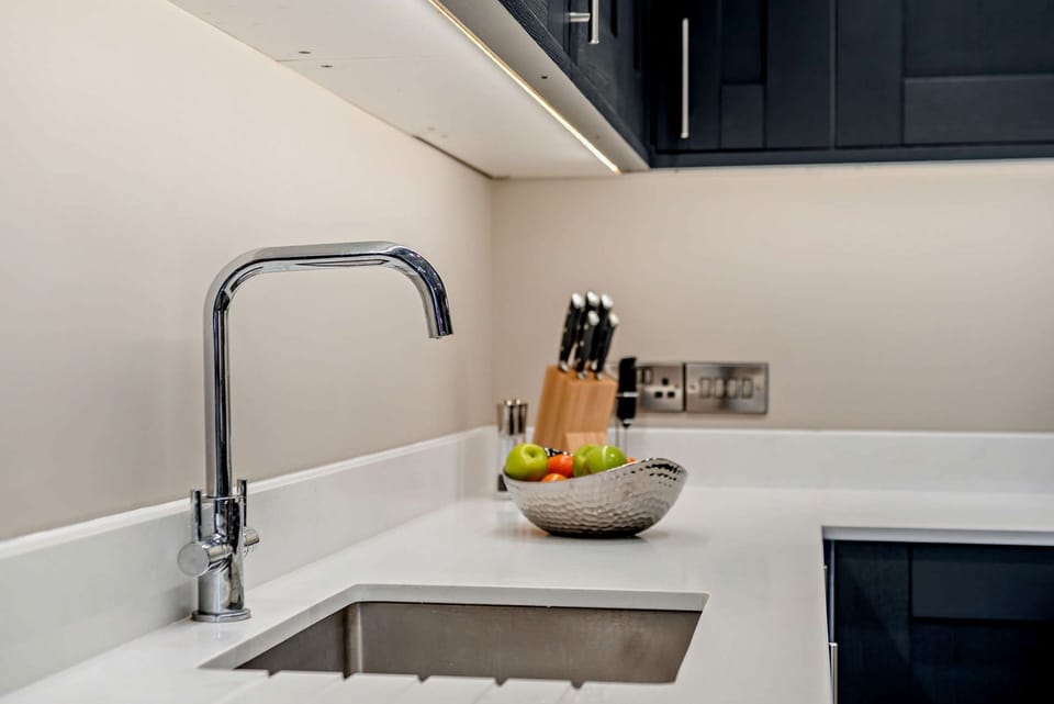 Riverview Kitchen Area - StayCotswold