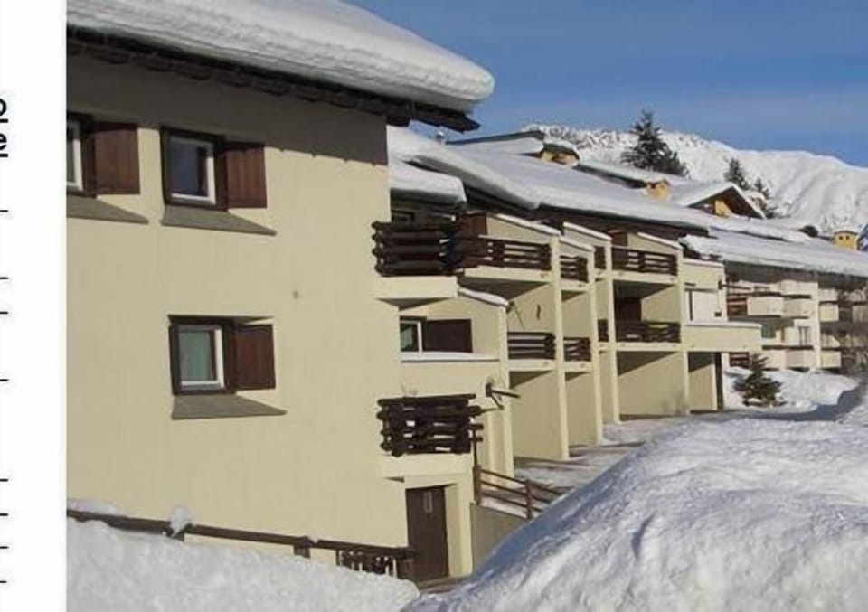 Front view balcony, private Parking downstair