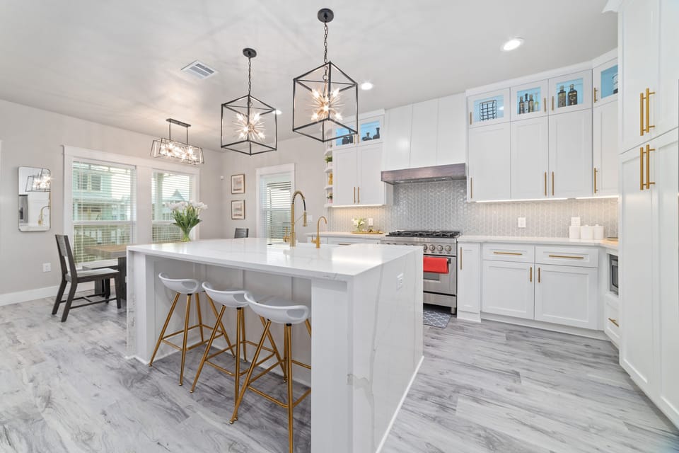Modern finishes meet bright spaces—perfect for culinary adventures!