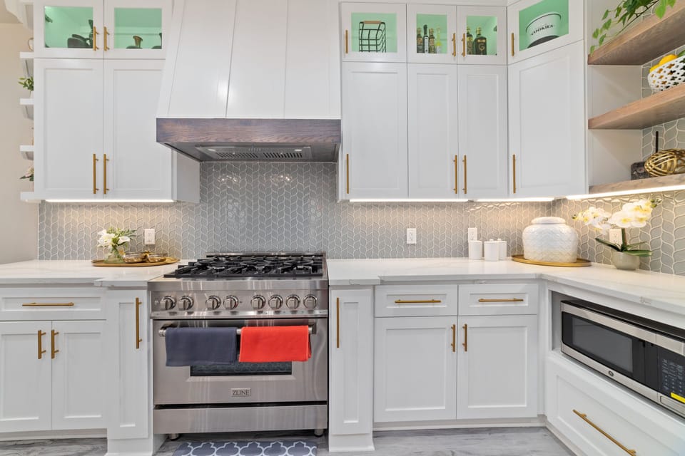 Cook up your vacation dreams with top-tier appliances and stylish decor!