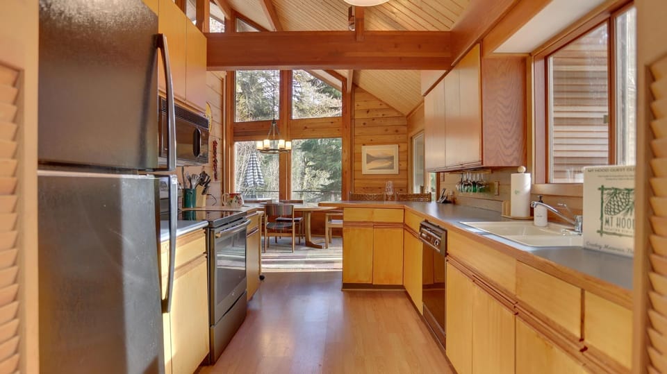 Clear Creek Cabin Kitchen