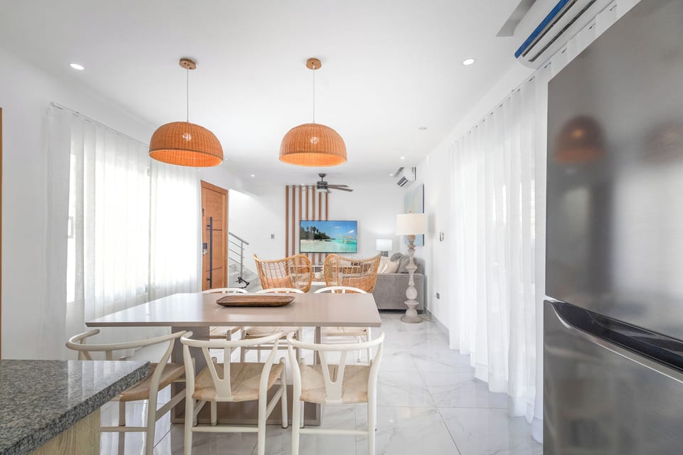 Dining table 