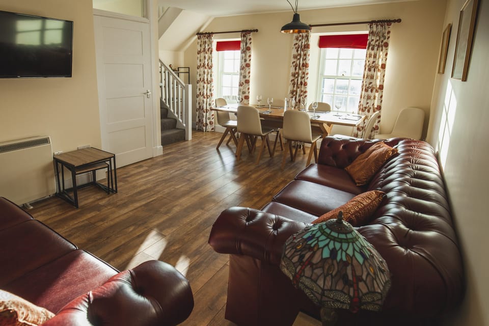Castle Cottage- Living room / Dining room
