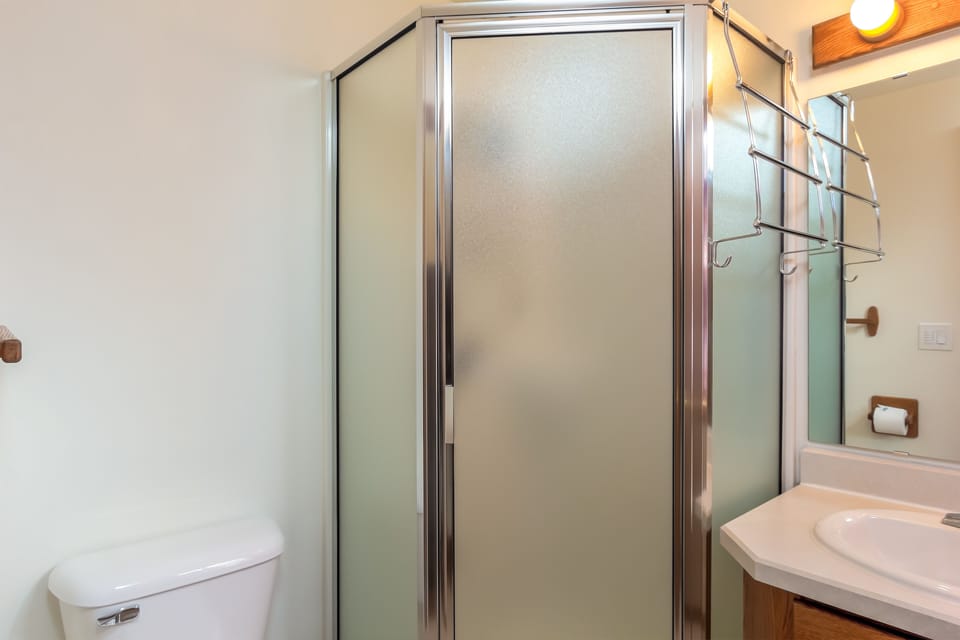 Full Bathroom - Main Level