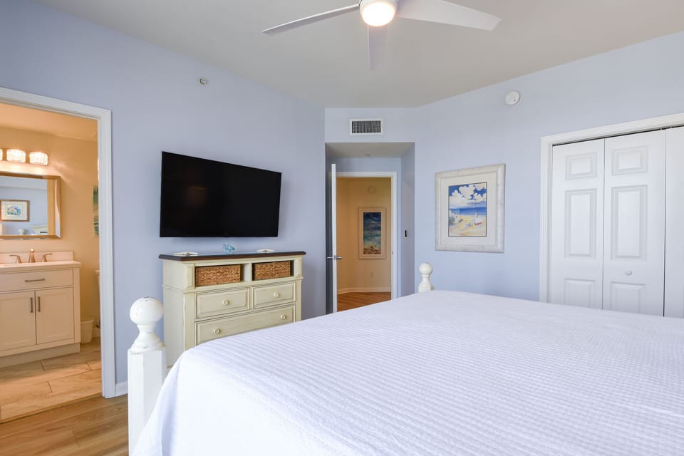 Silver Beach Towers E703 - Guest Bedroom 2 with TV