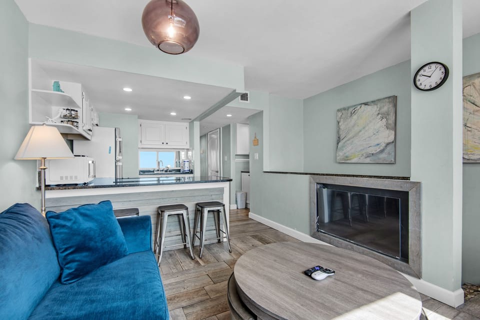 Living room to kitchen view