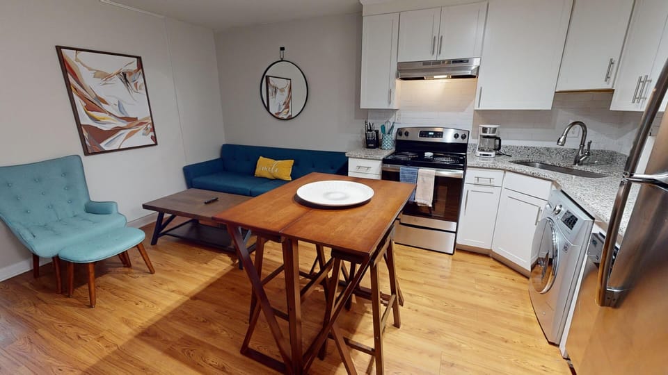Bumble-Bee-Kitchen