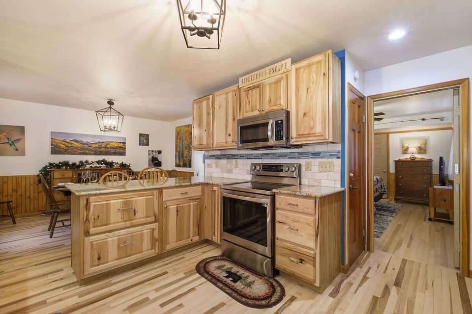 Fully equipped kitchen.