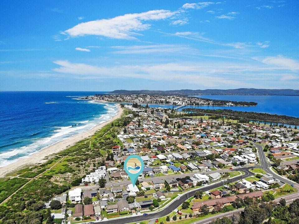 Over 10km of unspoiled, nearly empty beach all the way to Norah Head.