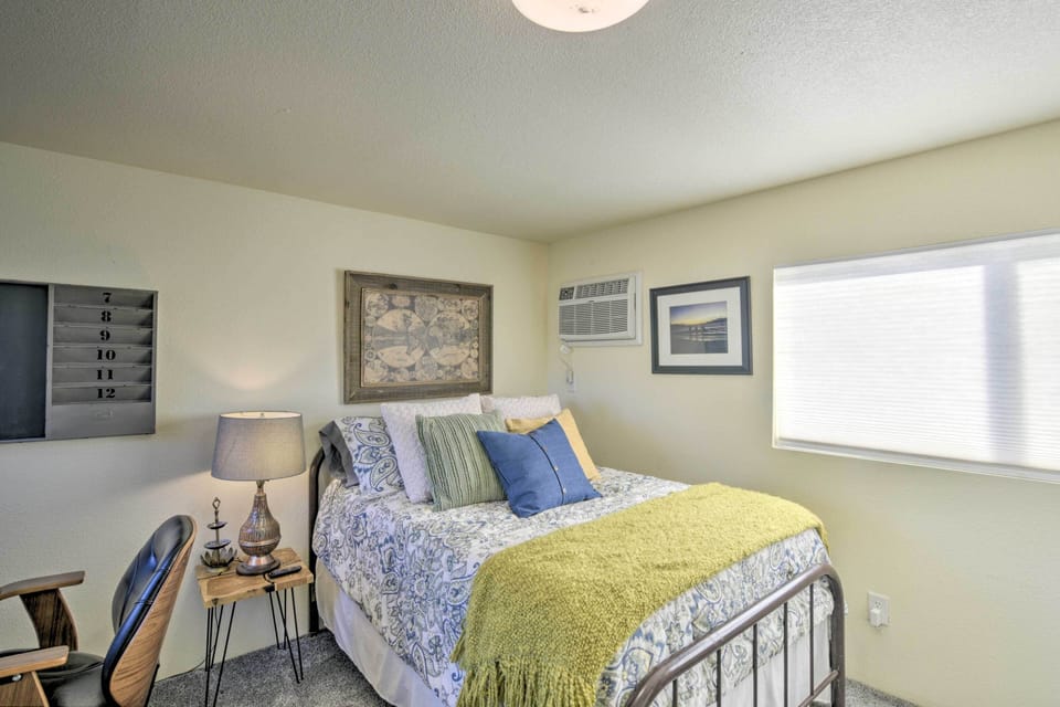 Bedroom 3 | Full Bed | Linens Provided | Desk Space