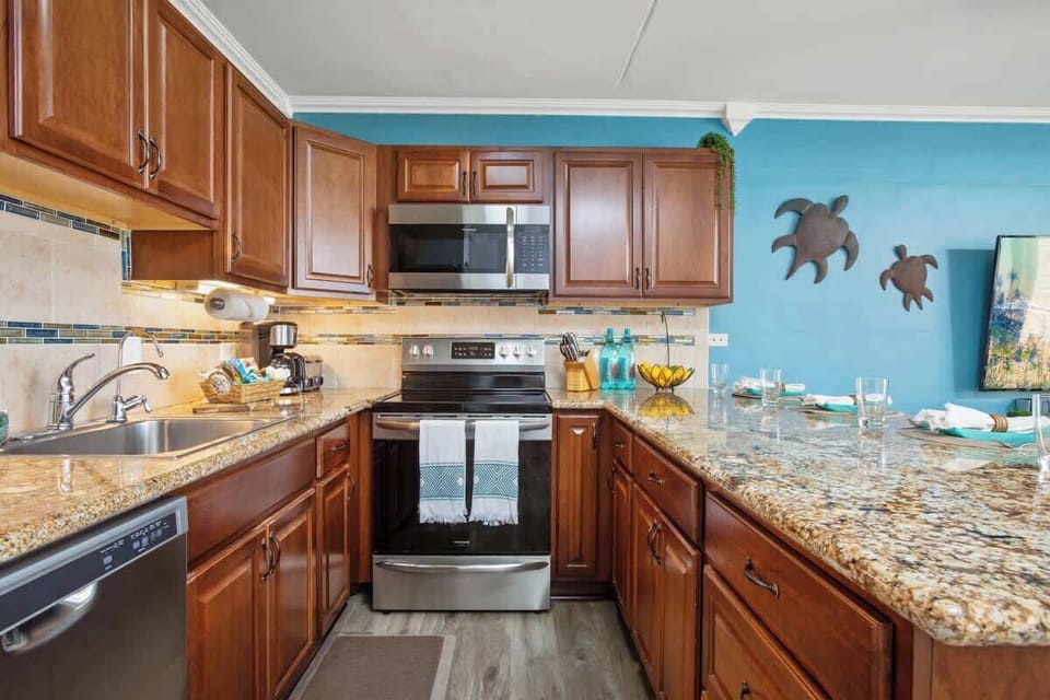 Fully equipped kitchen with full-size appliances
