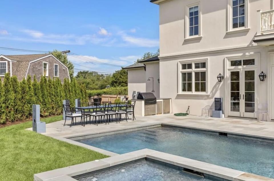 Outdoor kitchen, saltwater pool, saltwater hot tub, outdoor shower 
