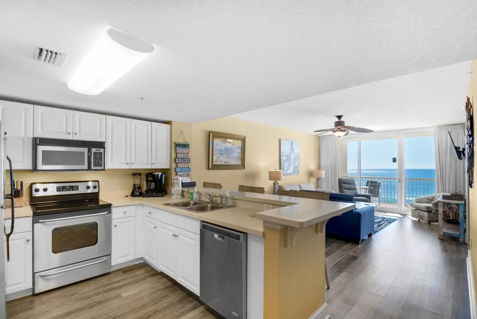 Kitchen has all the dishes, pans and utensils you will need