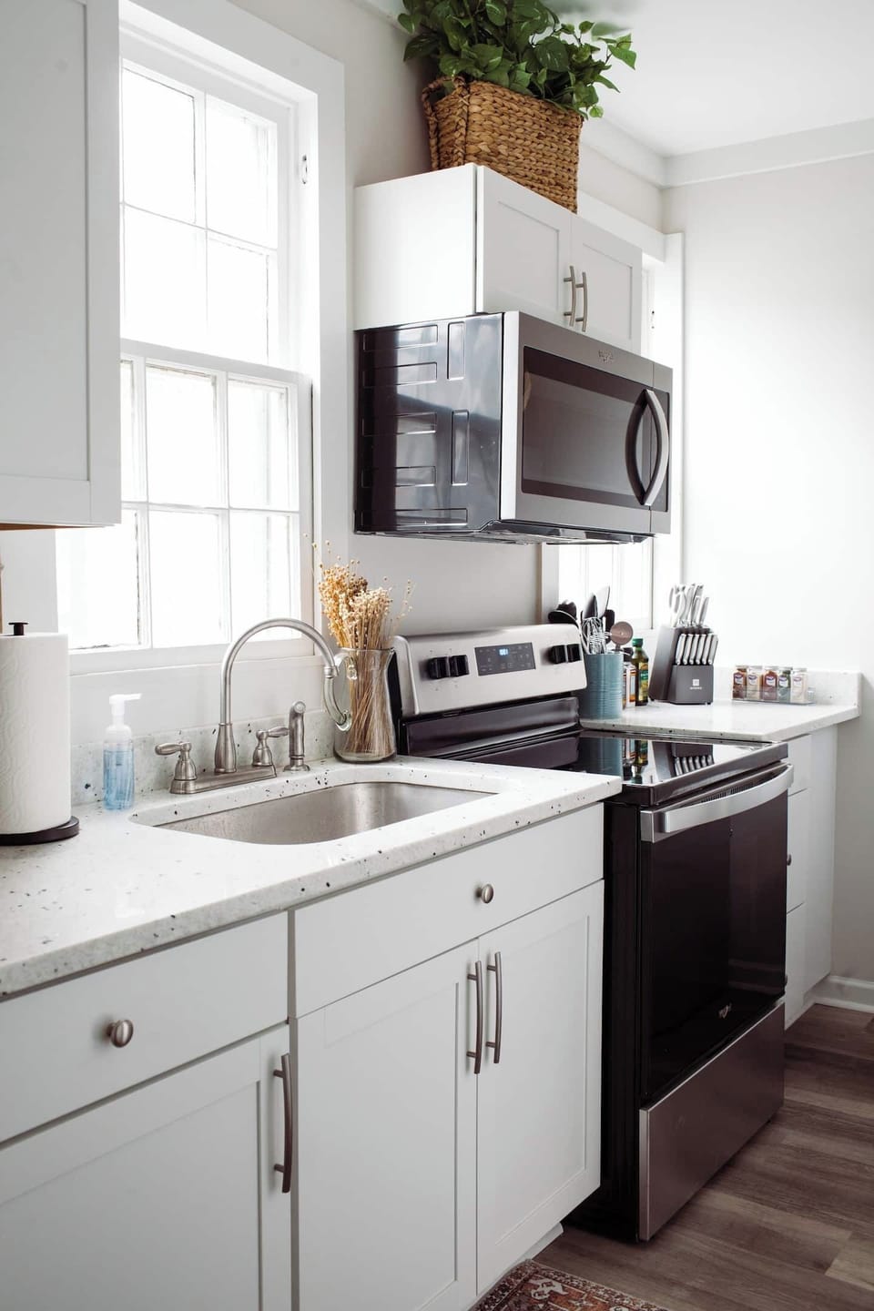 Cook up a storm in our stunning granite and stainless kitchen.