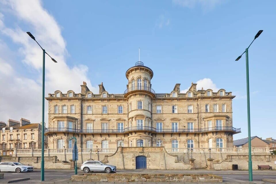 Zetland Hideaway, Saltburn-by-the-Sea - Host & Stay
