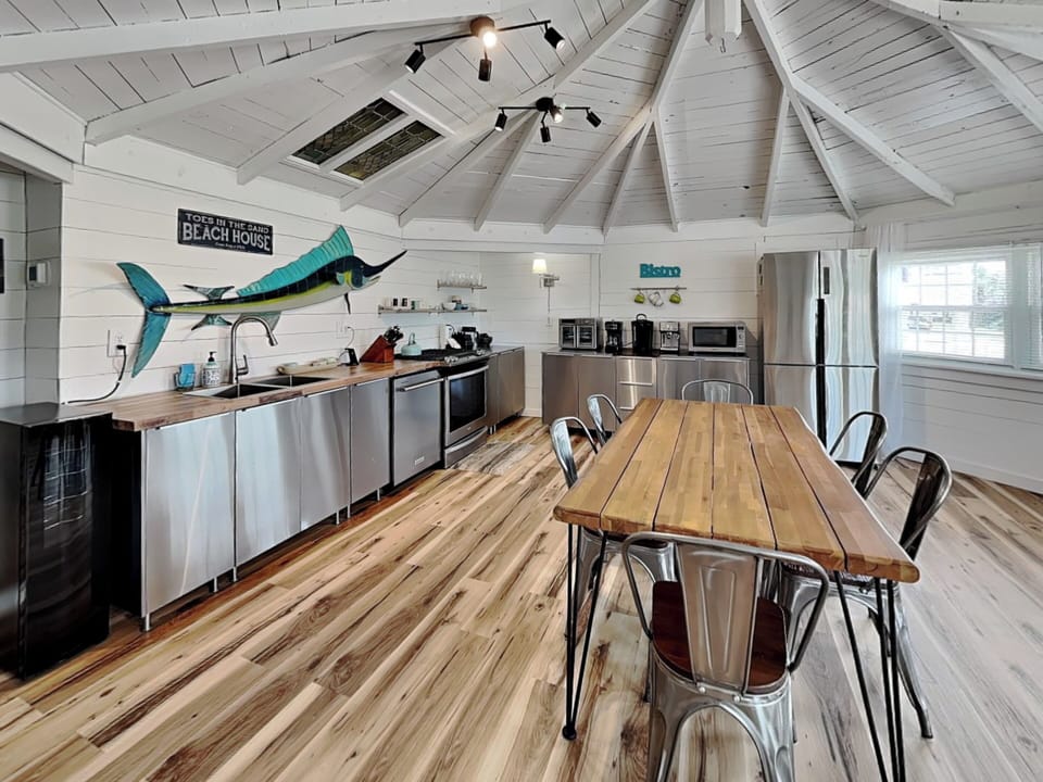 Fully Equipped Kitchen with Stainless Steel Appliances