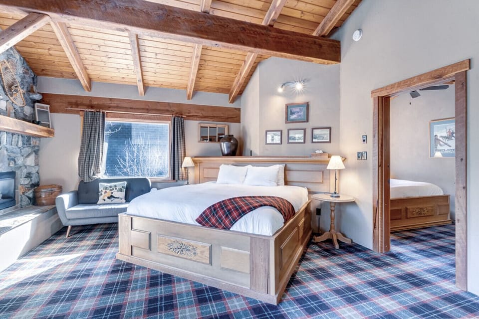 Artist Loft Suite- 2 bedrooms