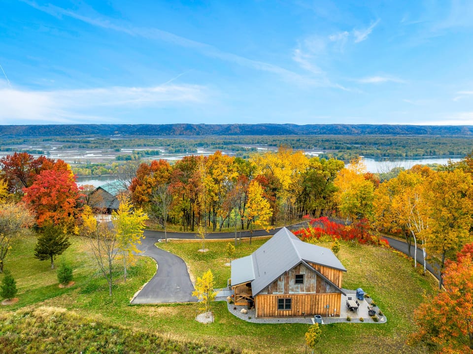 RiverscapeVacationRentals Fall2023 095