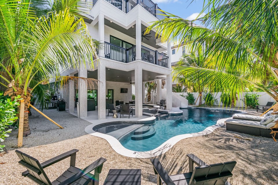 Private heated pool with spa and waterslide