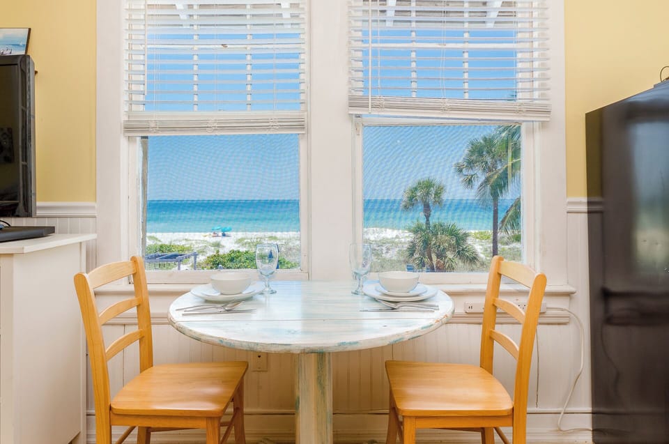 dining for 2 overlooking the beach