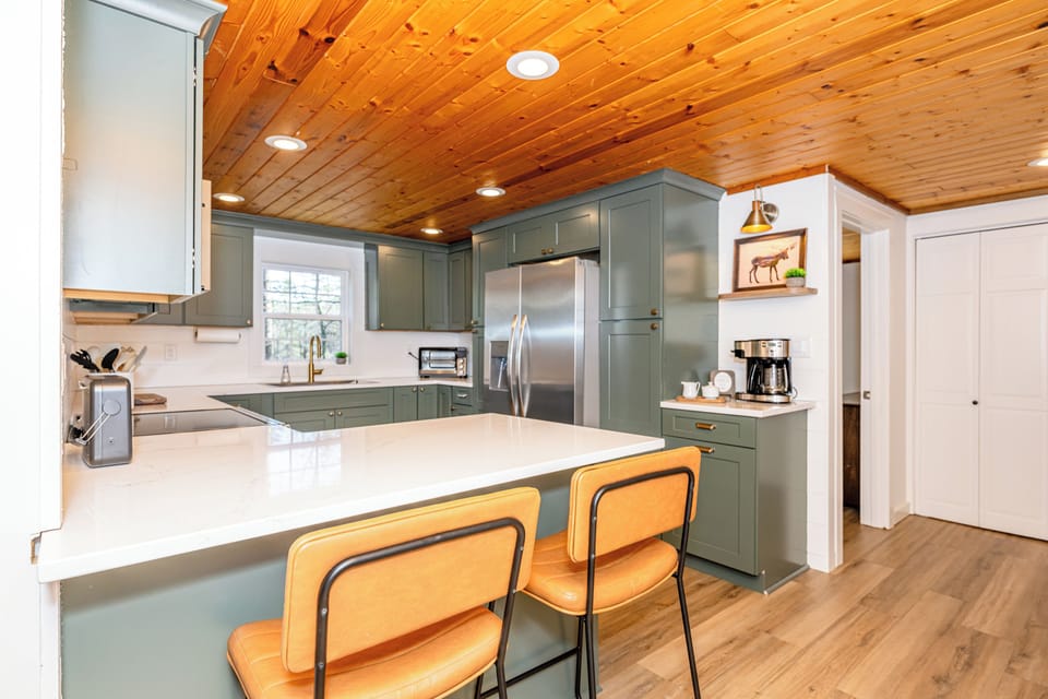 NEWLY RENOVATED KITCHEN all updated appliances!!  Come see it!